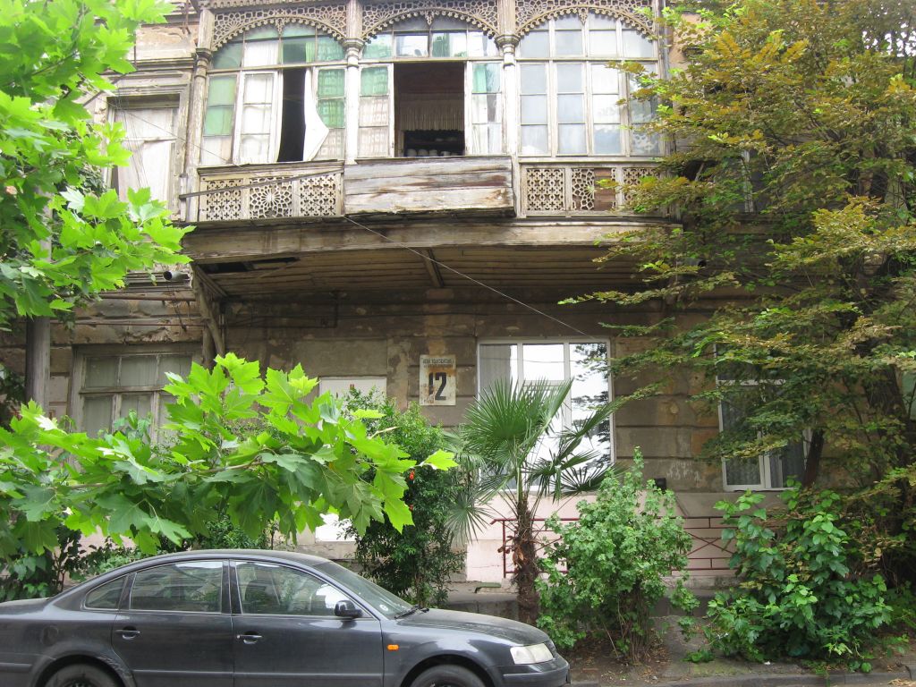 Всегда интересно осматривать старинные улицы
