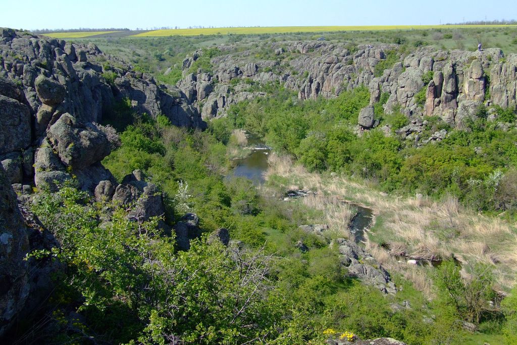 Изрезаная линия каньона