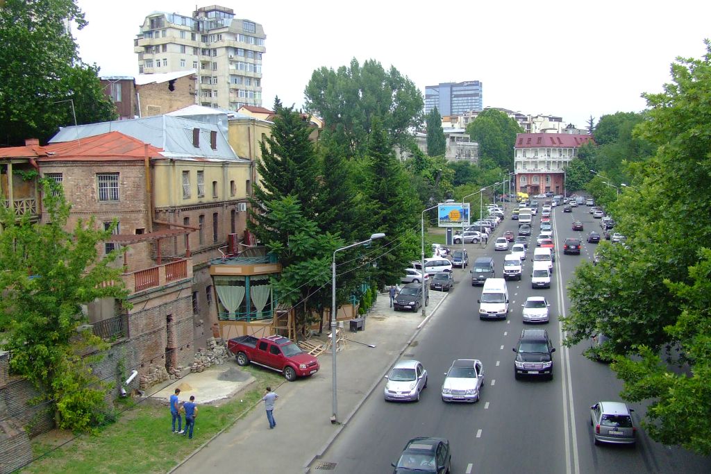 Прекрасно, когда в городе столько растений