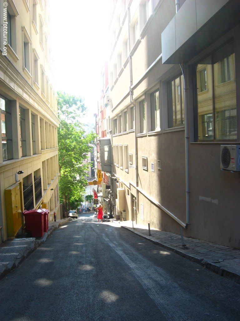 Воскресная улица