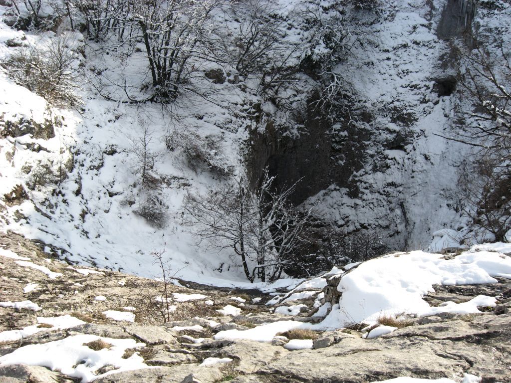 Воронка пещеры Бездонная