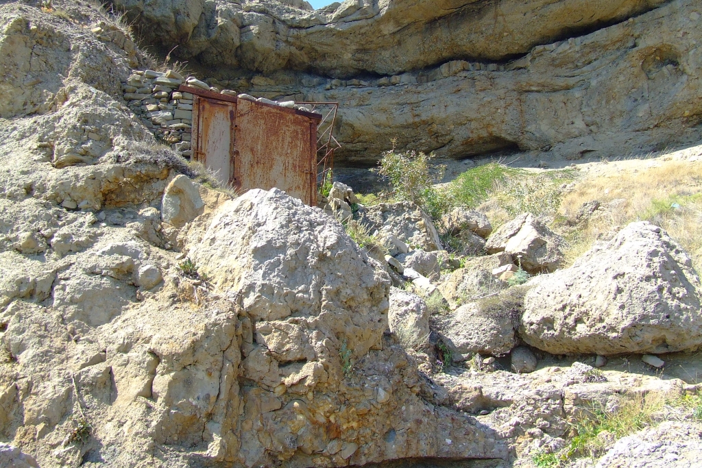 Дверь в гору
