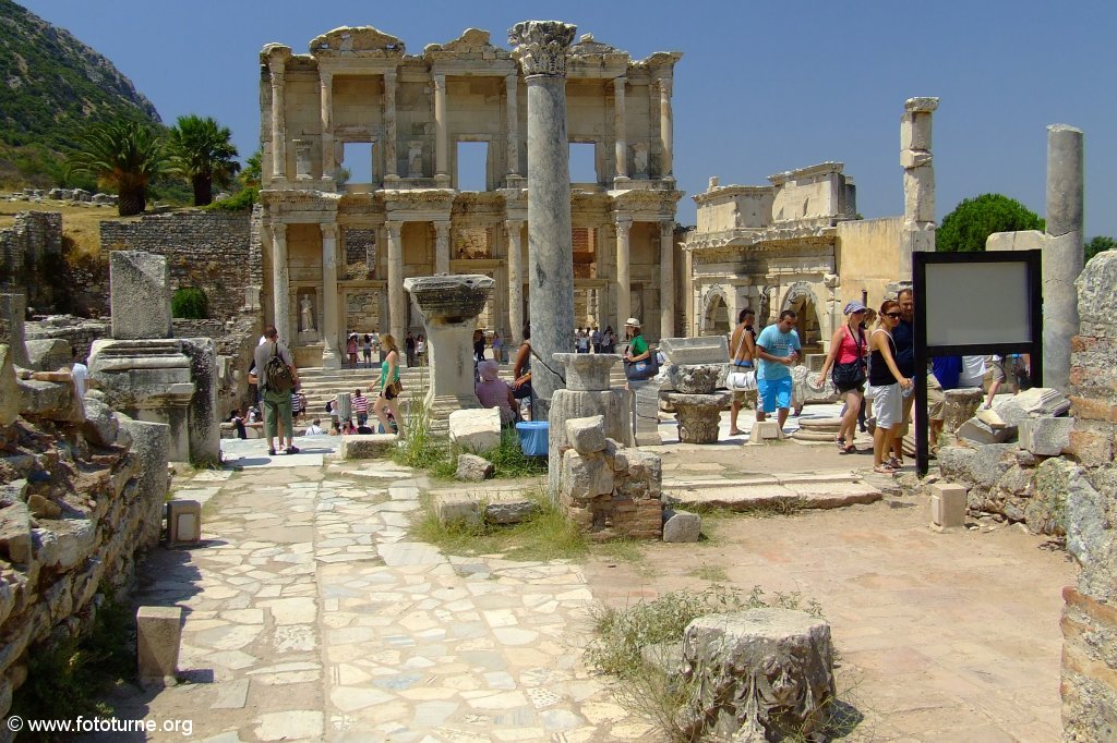 Улица к библиотеке