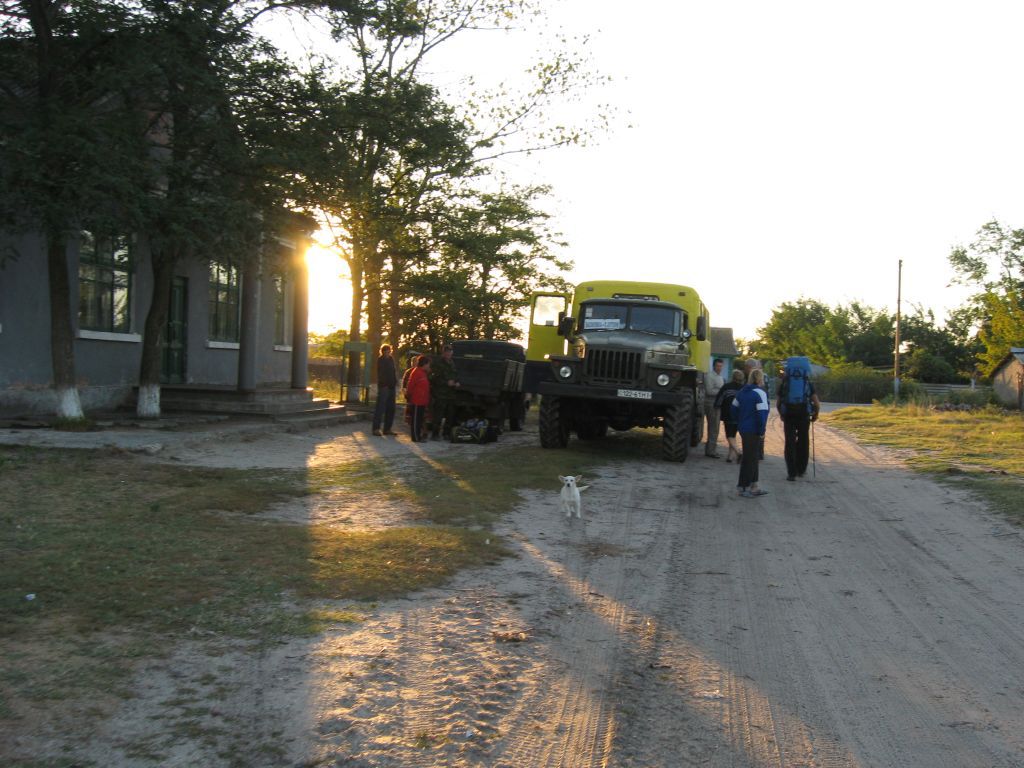 Остновка возле клуба в Васильевке