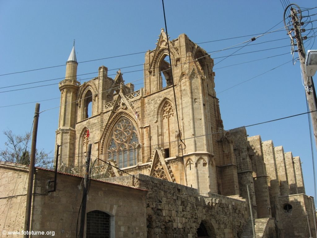 Город Фамагуста или ещё: Famagusta, Gazi Magusa, Magosa, Ammohostos.