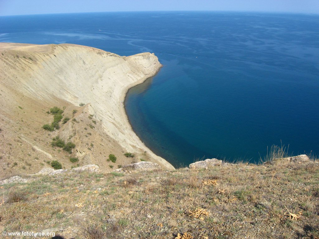 Хотя трава выжжена, но величие места это не умаляет