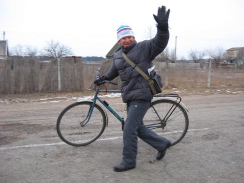 Шумбасов Николай Иванович с велосипедом