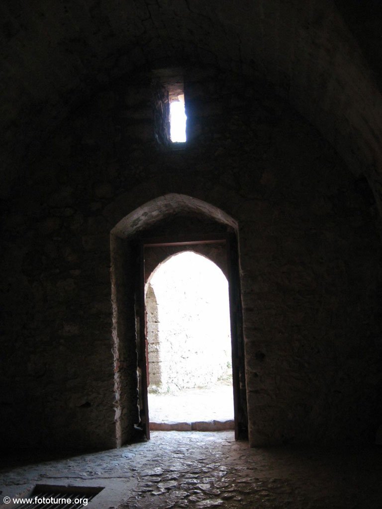 В замке Кантара